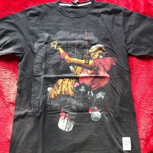 Eckō T-shirt.